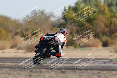 media/Dec-18-2022-SoCal Trackdays (Sun) [[8099a50955]]/Turn 7 Backside (1125am)/